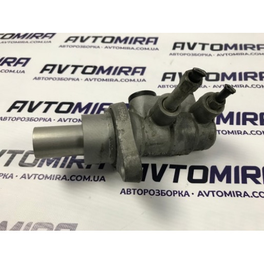 Головний гальмівний циліндр Opel Astra H 2004-2010 93179177